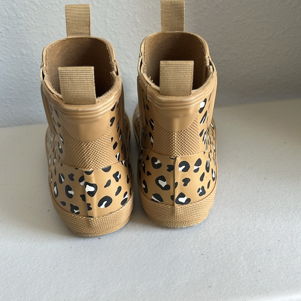 Zara | Leopard Rainboots - Picture 4 of 6